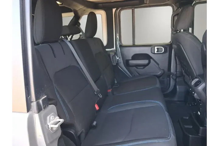 $34850 : Jeep Wrangler Unlimited 2022 image 7