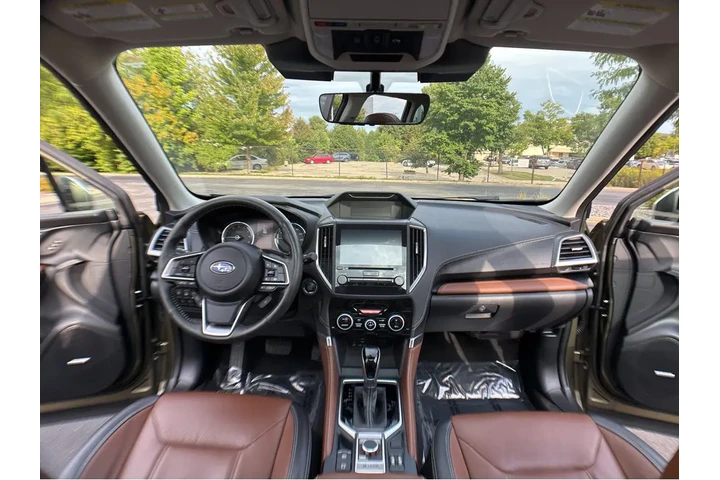 $33979 : 2023 Forester Touring image 4