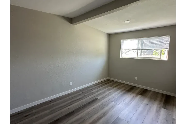 $1200 : Una cama y un baño image 7