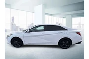 $15888 : Hyundai ELANTRA 2022 SEL 4dr thumbnail