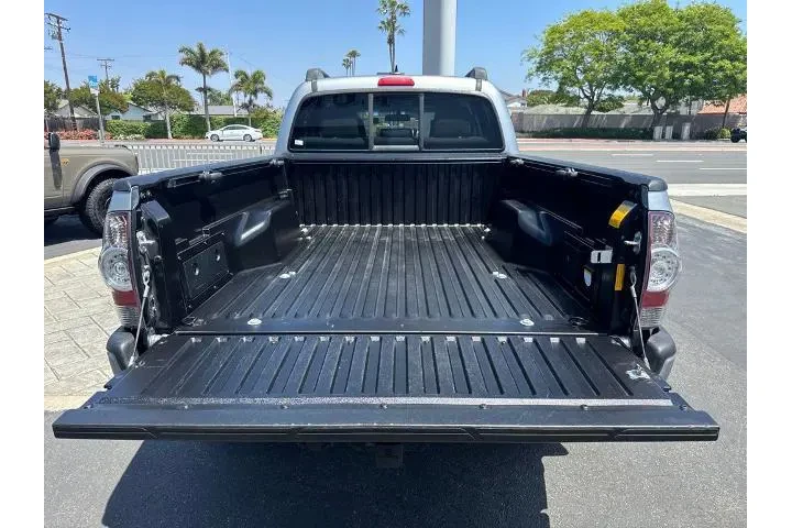 $29888 : Toyota Tacoma 2015 4x4 V6 4d image 6