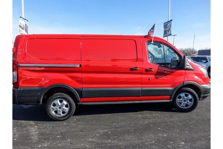 $19998 : Ford Transit 2018 250 3dr SW image 9