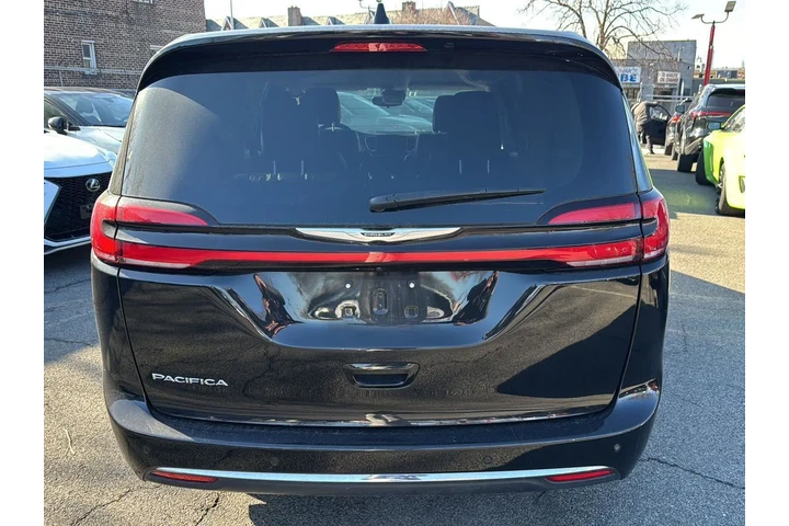 $27990 : Chrysler Pacifica 2024 Touri image 7