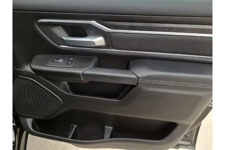 $38031 : Ram 1500 2023 4x4 Big Horn 4 image 9