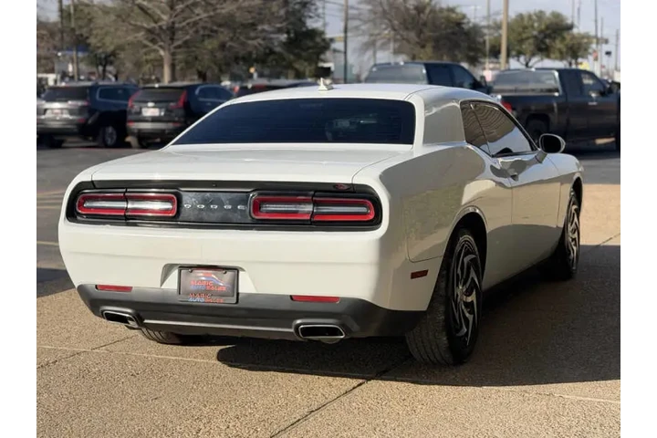$15499 : 2015 Challenger SXT image 9