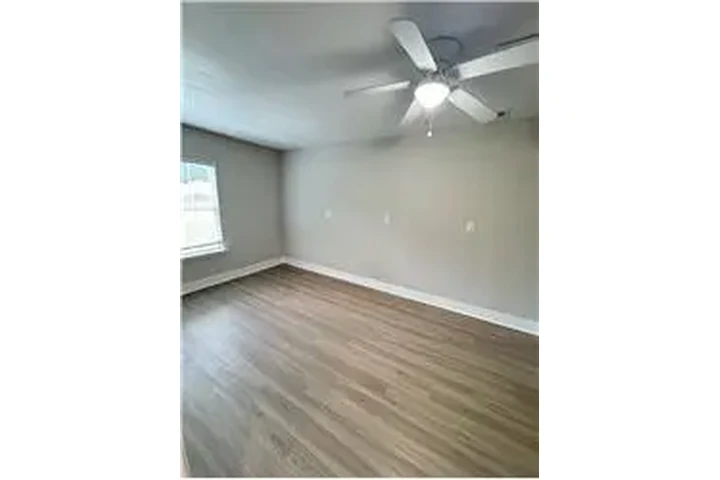 $2095 : Rental property with 3 bedro image 9