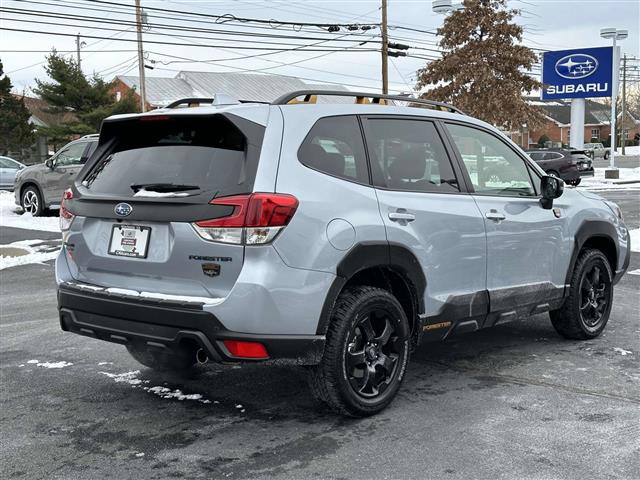 $33284 : PRE-OWNED 2023 SUBARU FORESTE image 2