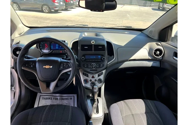 2014 Sonic LT Auto Sedan image 9