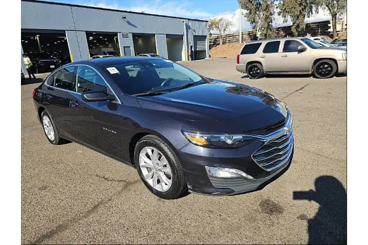 $18995 : Chevrolet Malibu 2023 LT 4dr image 2