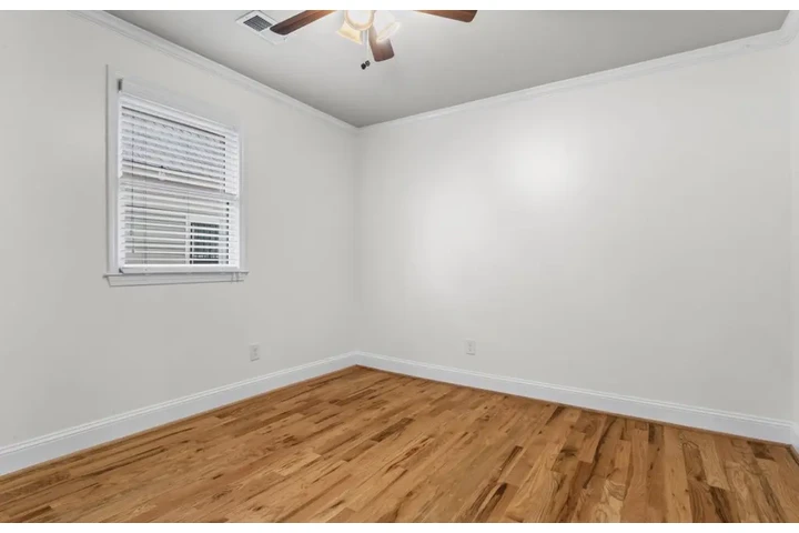 $1450 : 3Bed 2Bath House SW Atlanta image 6