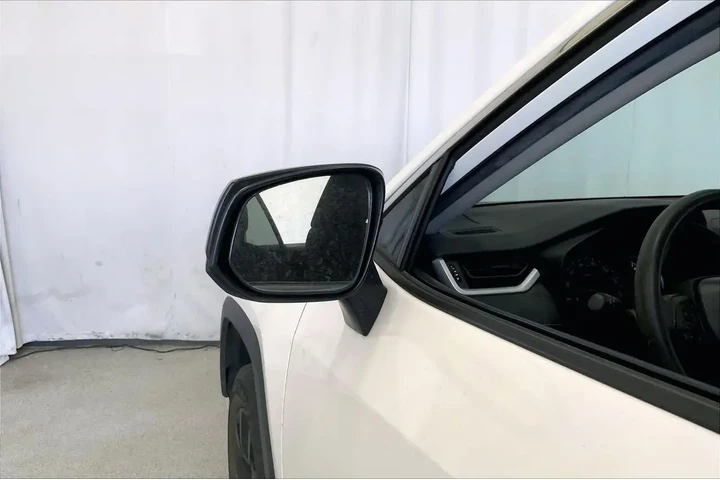 $25901 : Toyota RAV4 2023 LE 4dr SUV image 10