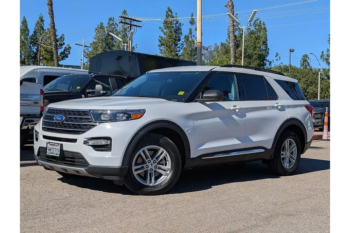 $28096 : Ford Explorer 2023 AWD XLT 4 image 2