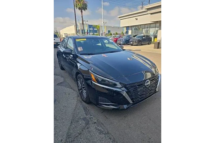 $19500 : Nissan Altima 2025 2.5 SV 4d image 2