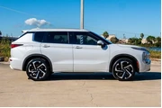 $21997 : Mitsubishi Outlander 2022 SE thumbnail