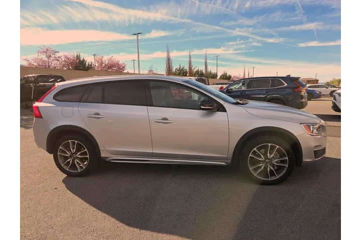 $18998 : Volvo V60 Cross Country 2018 image 4