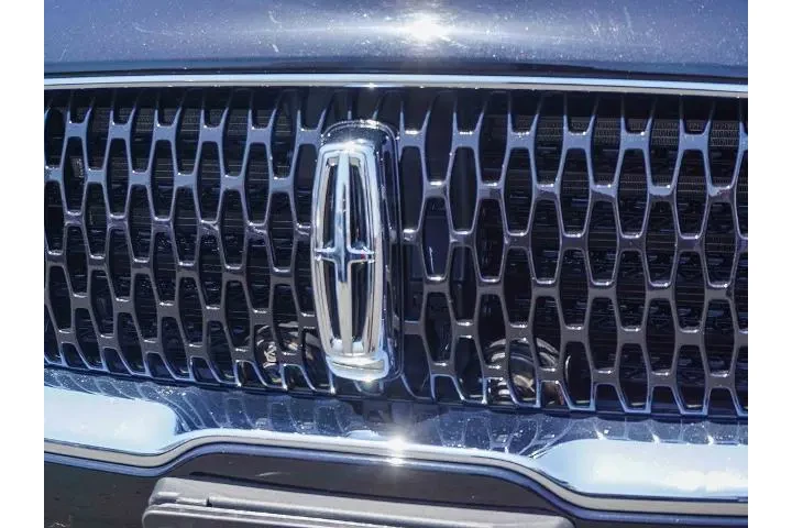 $37495 : Lincoln Nautilus 2023 AWD Re image 5