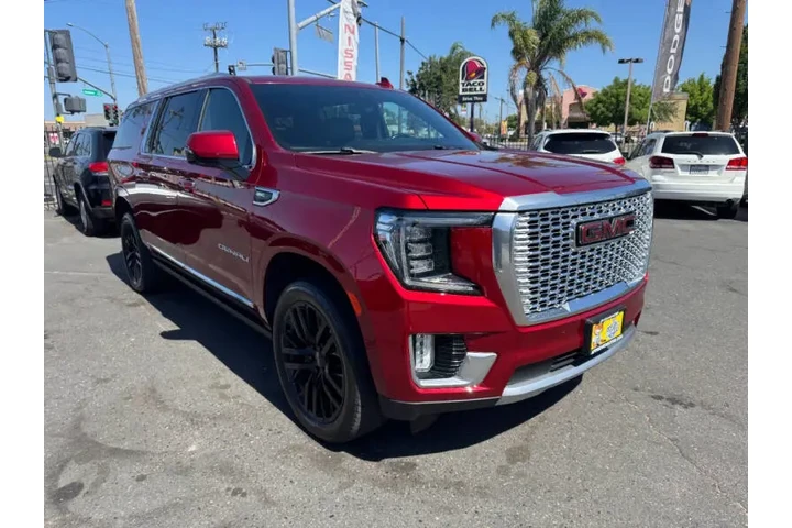$41998 : 2021 GMC Yukon XL Denali image 3