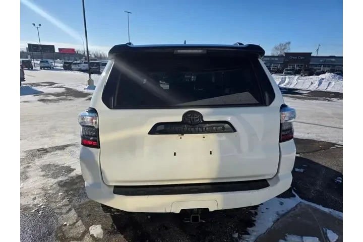 $39995 : Toyota 4Runner 2021 4x4 Vent image 6