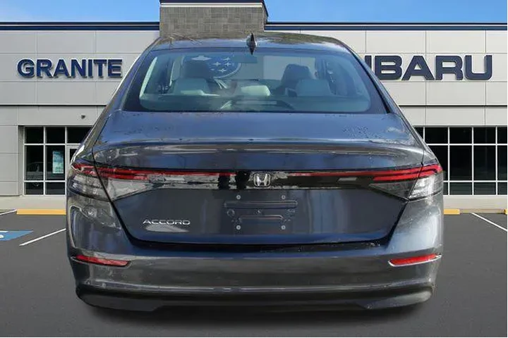$25990 : Honda Accord 2024 EX 4dr Sed image 8