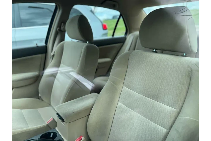 $5250 : Honda Accord 2004 LX 4dr Sed image 9