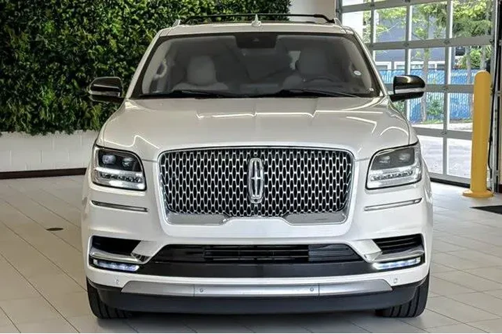 $25469 : Lincoln Navigator 2018 4x4 R image 9