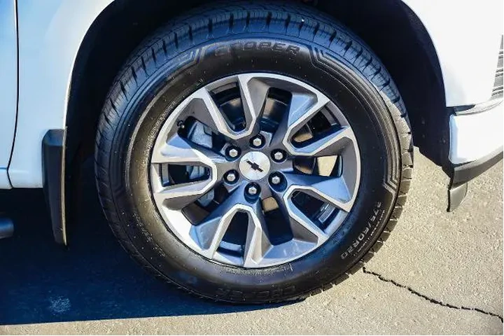 $33699 : Chevrolet Silverado 1500 202 image 9