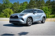 $39874 : Toyota Highlander 2023 LE 4d thumbnail