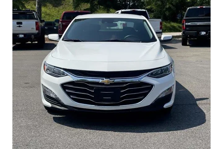 $27999 : Chevrolet Malibu 2024 LT 4dr image 2
