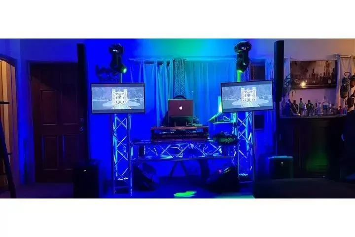 4EVR MUSIC Servicio de DJ image 2