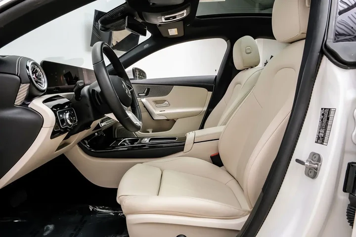 $37990 : 2025 CLA 250 4MATIC Coupe image 5