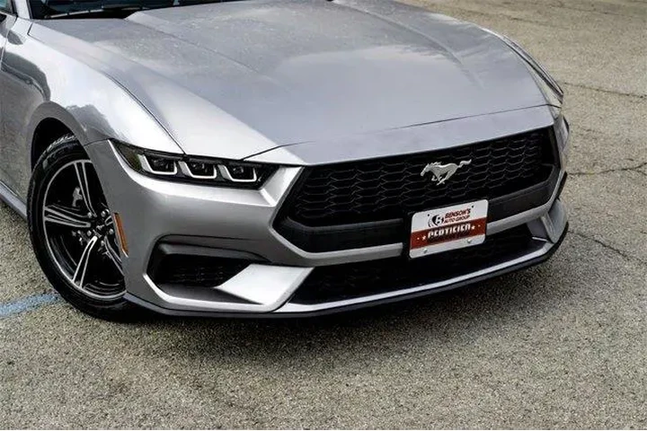 $26766 : Ford Mustang 2024 EcoBoost 2 image 3