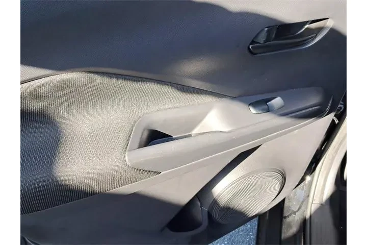 $16990 : Nissan Kicks 2024 S 4dr Cros image 9