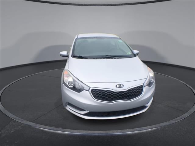 $9500 : PRE-OWNED 2016 KIA FORTE LX image 3