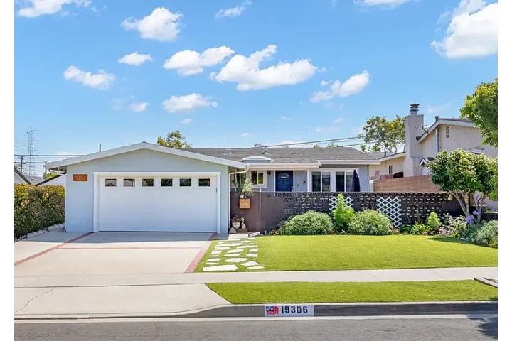 $2990 : ¡Su nueva casa le espera! image 1