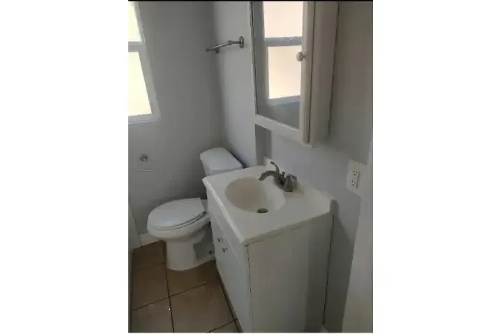 $1850 : APT. 1-RECÁMARA/ 1-BAÑO image 2