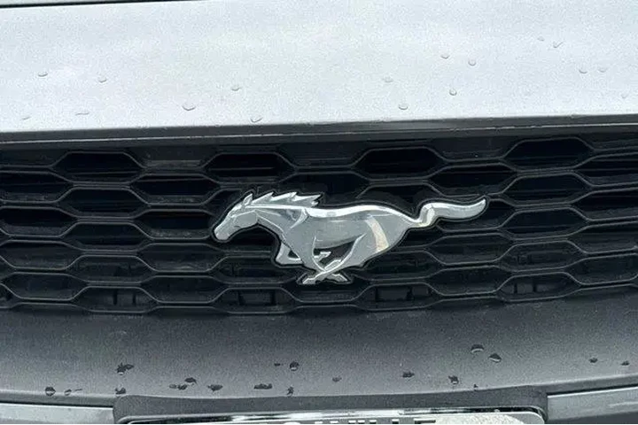 $27485 : Ford Mustang 2023 EcoBoost 2 image 8