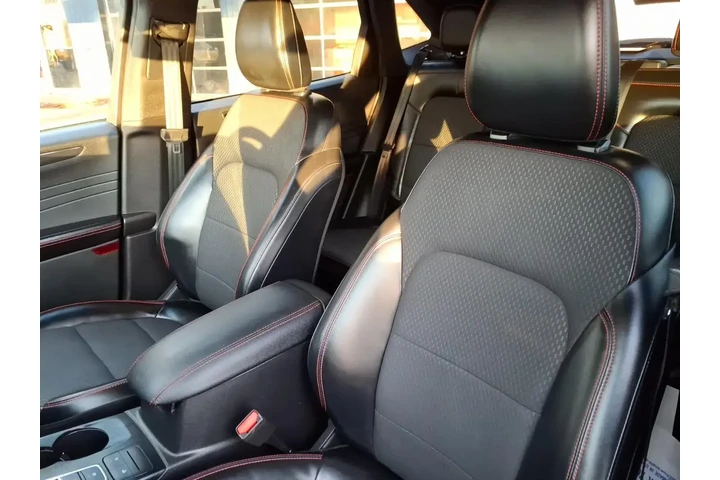 $24747 : Ford Escape 2023 AWD ST-Line image 10