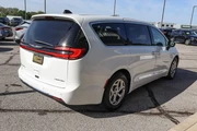 $31287 : 2024 Pacifica Limited FWD thumbnail