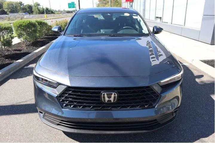 $23423 : Honda Accord 2023 EX 4dr Sed image 4