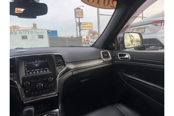 2018 Grand Cherokee Limited image 5
