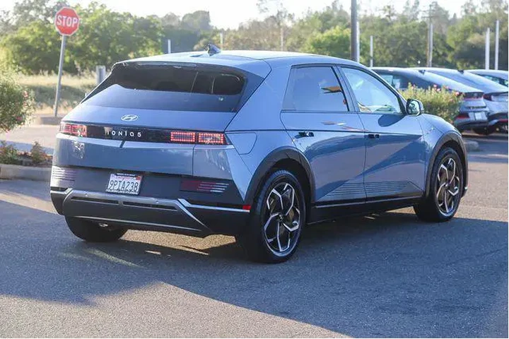 $24992 : Hyundai IONIQ 5 2024 SEL 4dr image 5