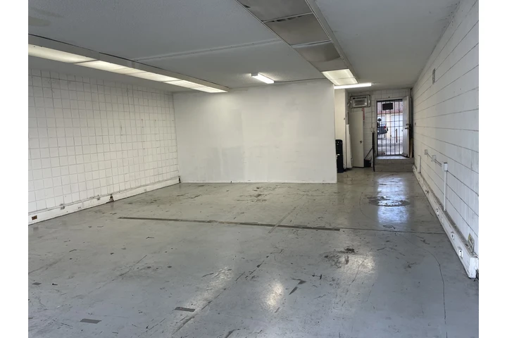 $1895 : Montebello, commercial space image 3