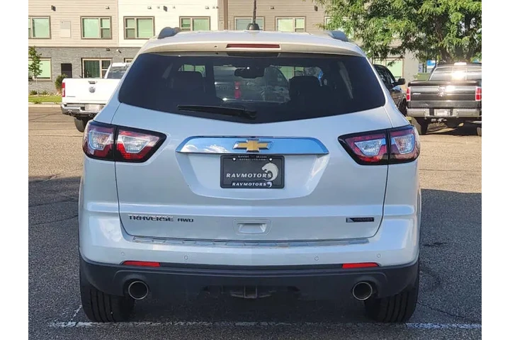 $16472 : 2017 Traverse Premier image 10