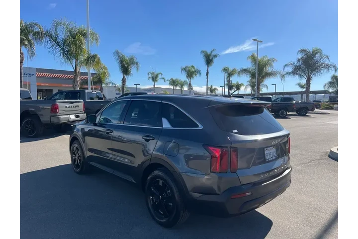 $20940 : Kia Sorento 2022 LX 4dr SUV image 6