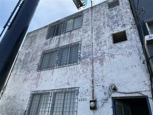 $8400000 : Edificio sobre Av. Vallarta image 1