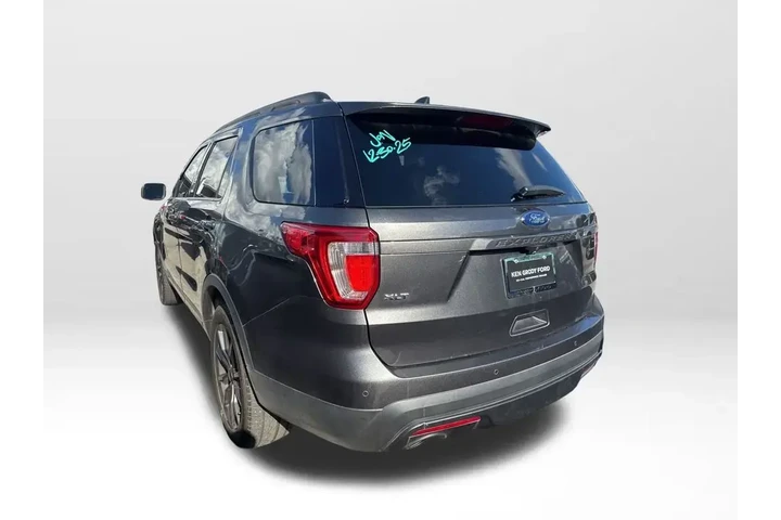 $18541 : Ford Explorer 2017 XLT 4dr S image 6