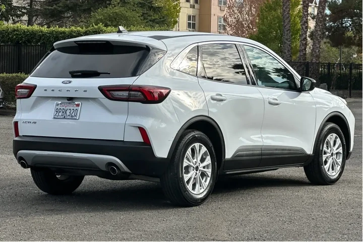 Ford Escape 2024 Active 4dr image 3