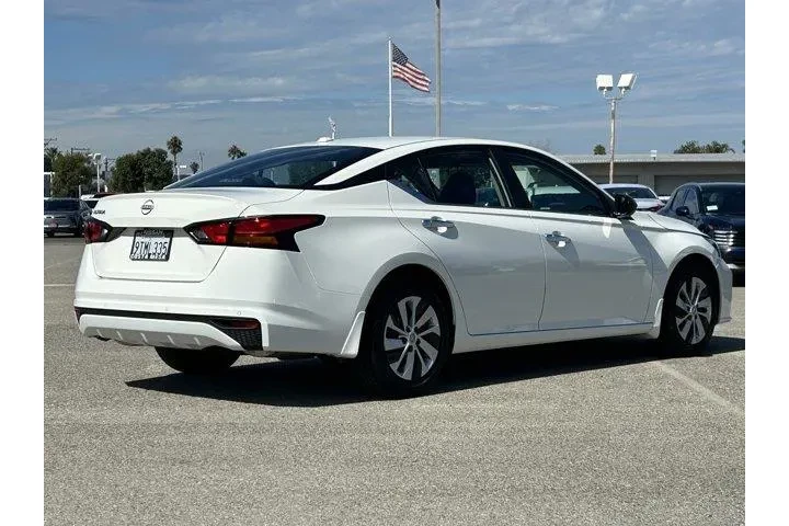 $22720 : Nissan Altima 2025 2.5 S 4dr image 4