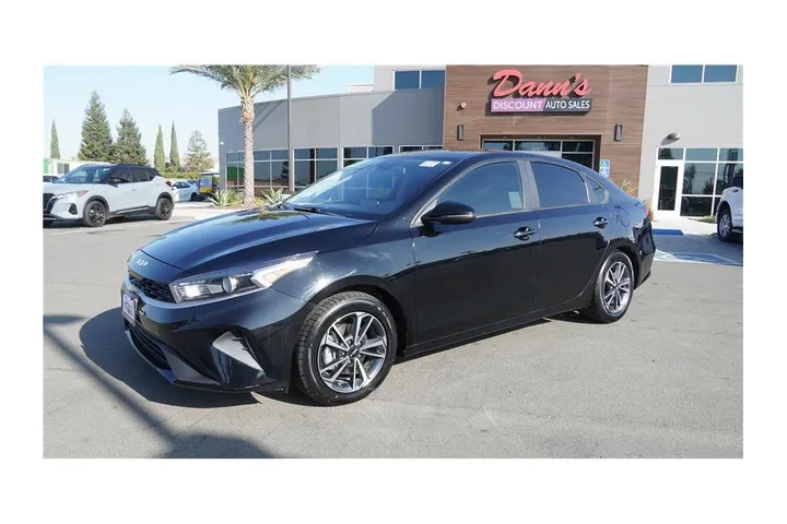 $14984 : 2023 Forte LXS image 2