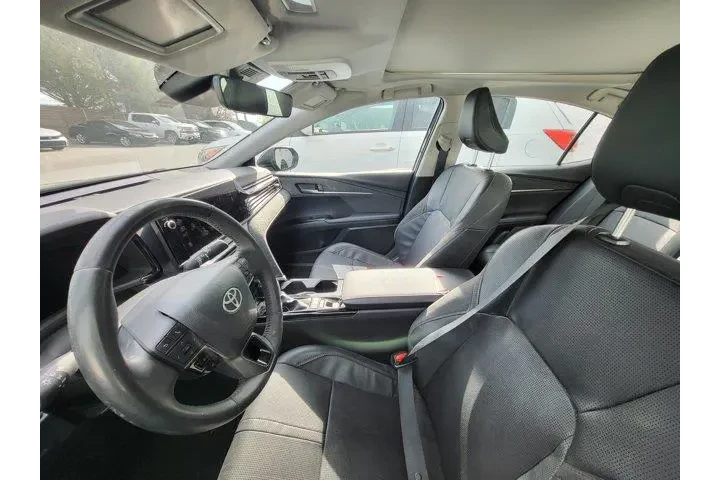 $31133 : Toyota Camry 2025 SE 4dr Sed image 10